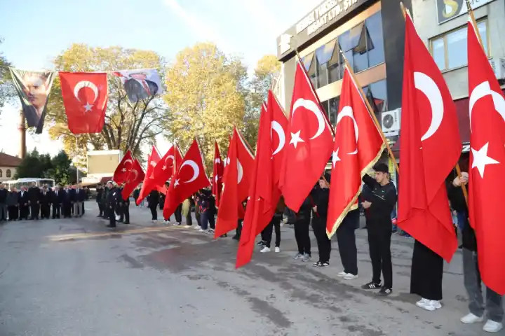 Atatürk, vefatının 87. yılında Hendek’te saygı ve özlemle anıldı