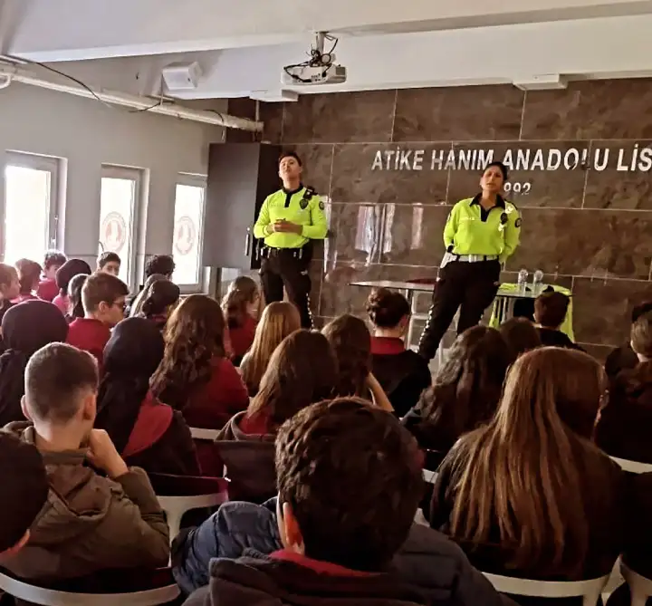 Hendek Atike Hanım Anadolu Lisesi’nde Trafik Güvenliği Semineri