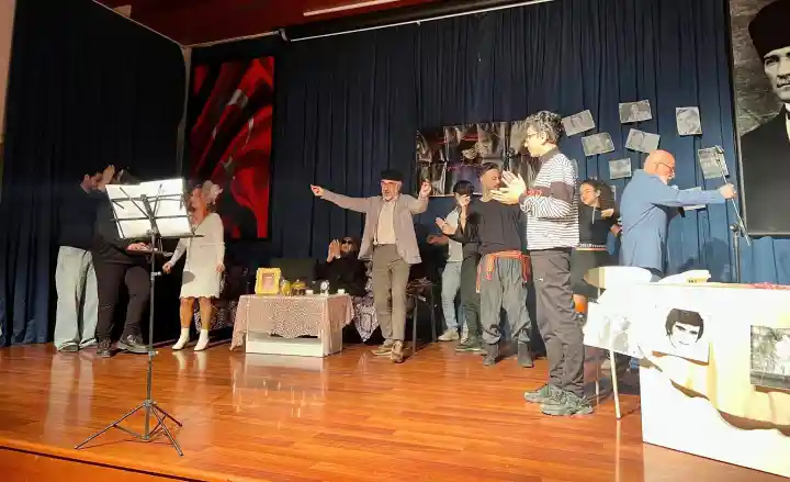  "Sevgili Yönetmenim" Tiyatro Gösterisine Hendek'te sahne aldı