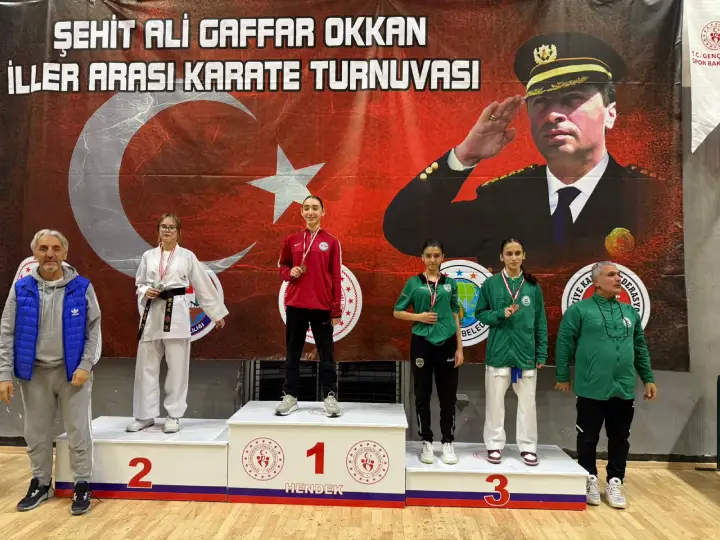 Hendek, karate branşında bir kez daha adından söz ettirdi.
