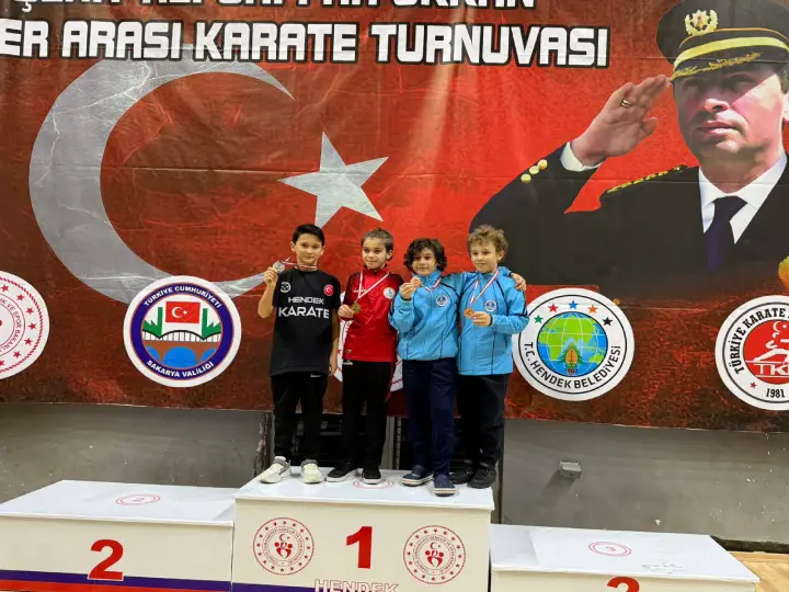 Hendek, karate branşında bir kez daha adından söz ettirdi.