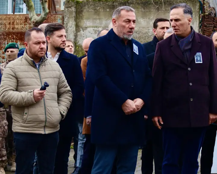 Hendekspor Şehit Ali Gaffar Okkan’ı kabri başında andı