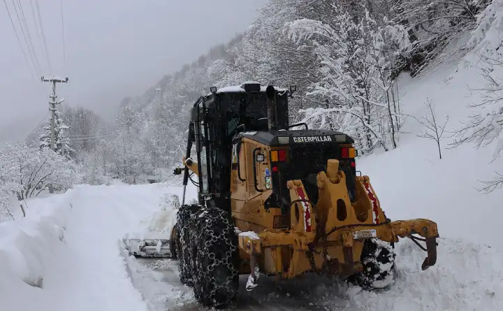 Hendek’te Kar Seferberliği :  Ekipler Yüksek Kesimlerde Teyakkuzda !