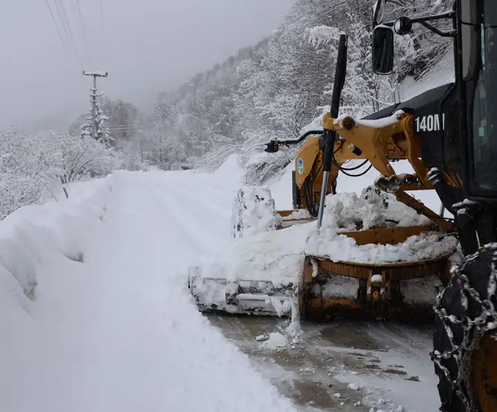 Hendek’te Kar Seferberliği :  Ekipler Yüksek Kesimlerde Teyakkuzda !