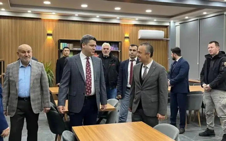 Hendek’te Öğrencilerin Karne Sevincine Ortak Oldular