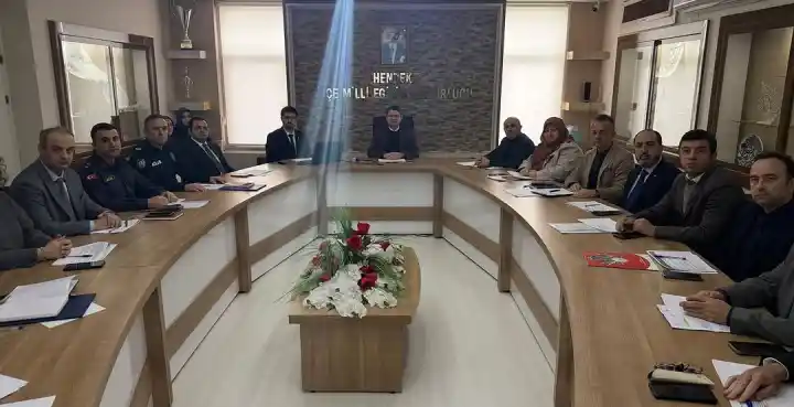 Hendek’te Bağımlılıkla Mücadele Toplantısı Gerçekleştirildi