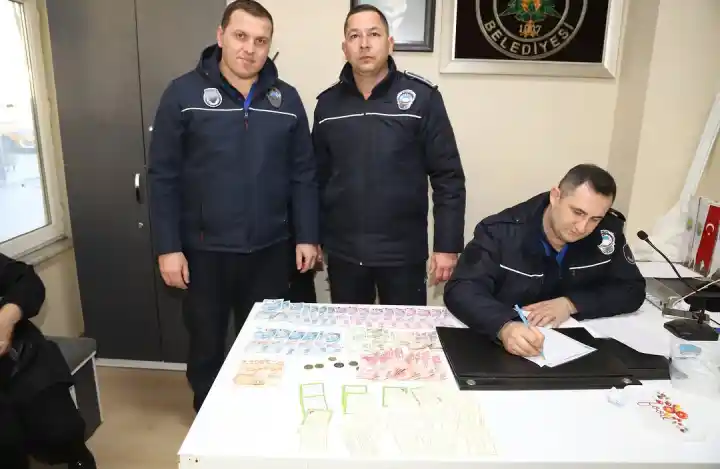 Hendek’te Dilencilik Yapan Kişilere İşlem Yapıldı 2