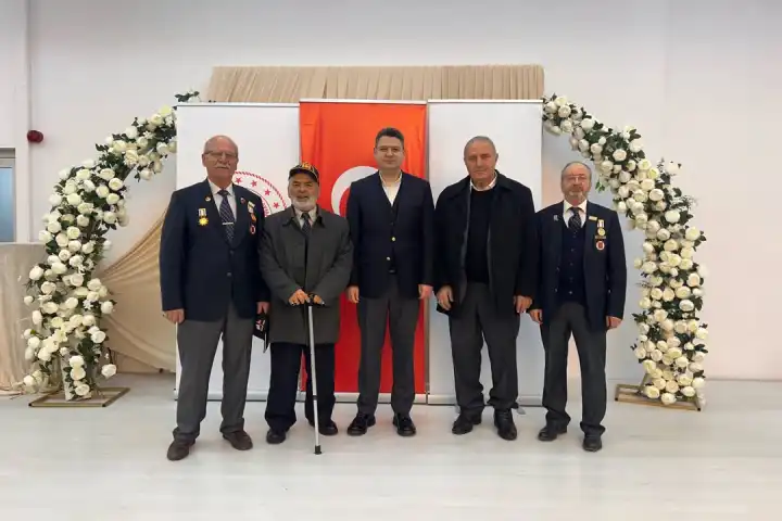 Hendek'te Yılın İlk İftarı Şehit Aileleri ve Gaziler Onuruna Verildi