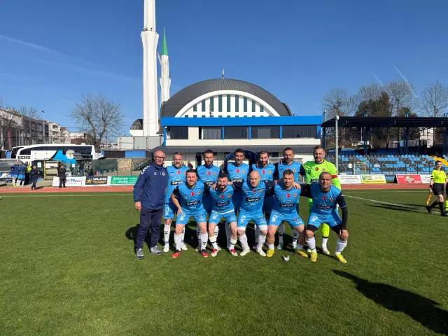 Hendek Ataturk Stadi Veteranlar Maci 1