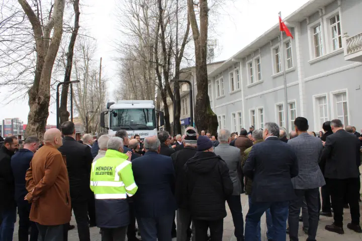 Hendek Belediyesi Filosuna 7 Yeni Araç Kazandırdı
