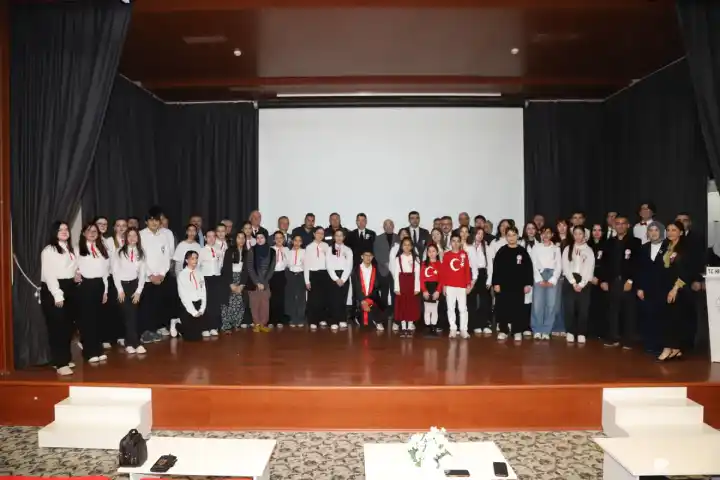 Hendek'te Mehmet Akif Ersoy İçin Anlamlı Program