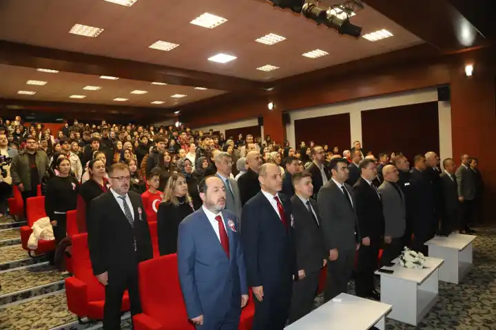 Hendek'te Mehmet Akif Ersoy İçin Anlamlı Program