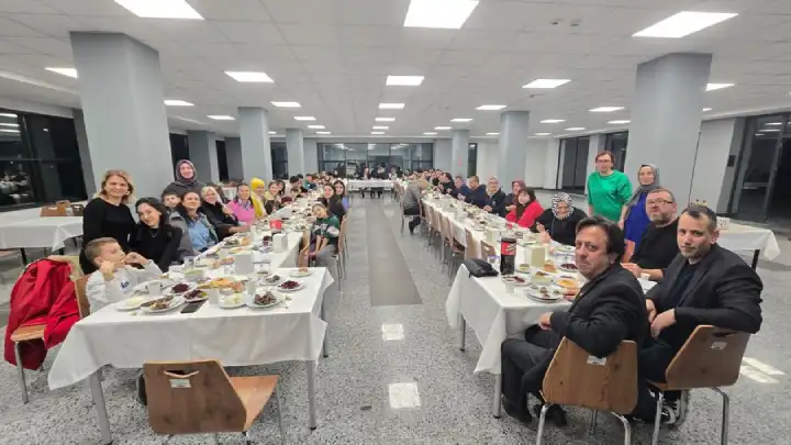Hendek Meslek Yüksekokulu Ailesi Geleneksel Ramazan İftarında Bir Araya Geldi