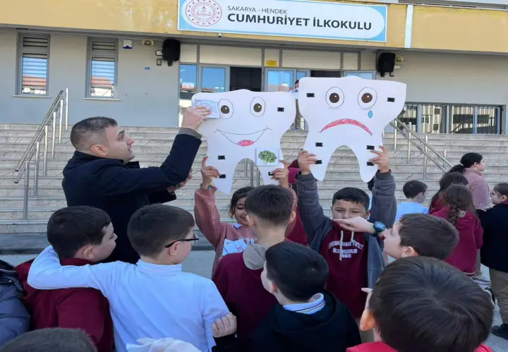 Hendek’te Miniklere Sağlık Bilinci Aşılanıyor