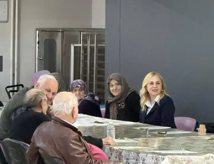 Hendek’te Yaşlılara Vefa Etkinliği Duygulandırdı 2