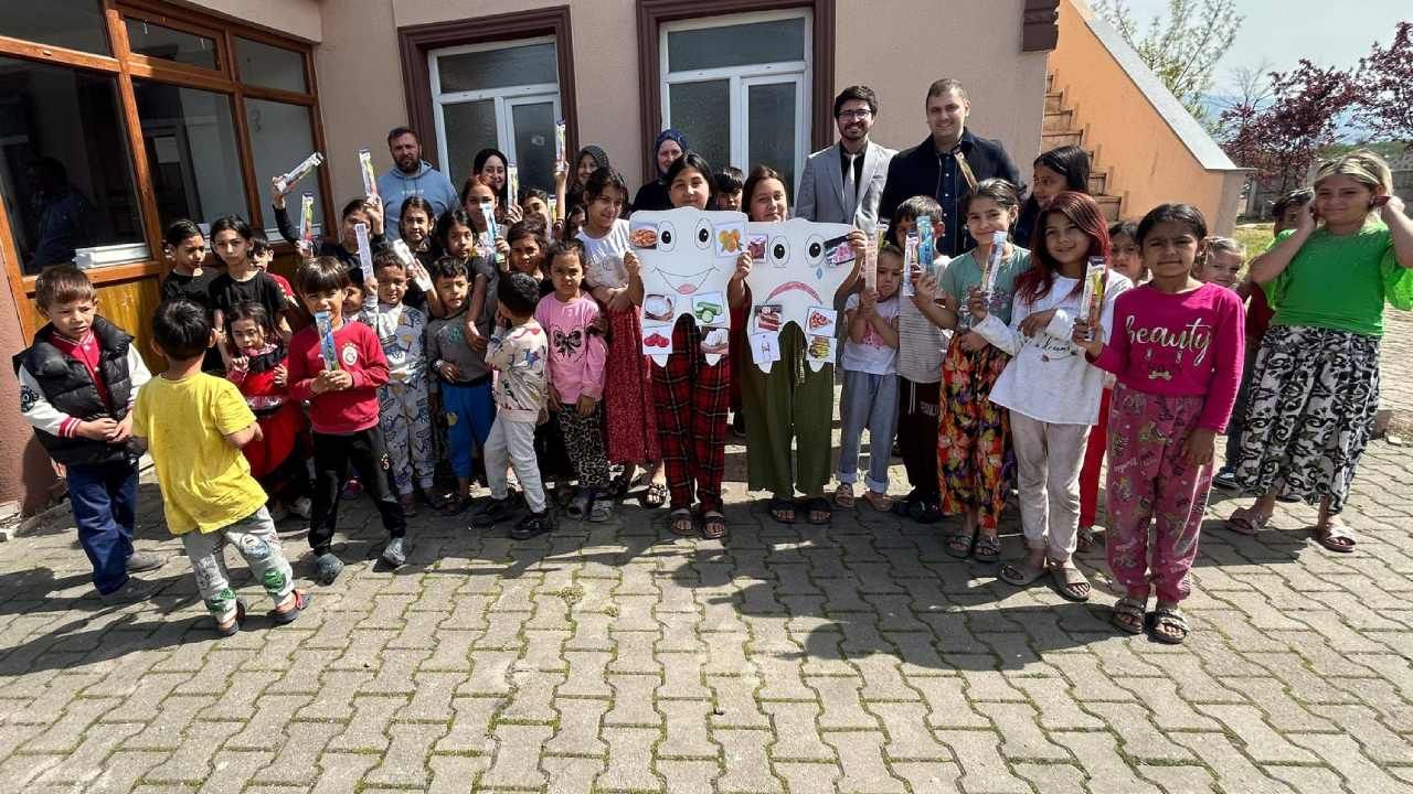 Dünya Romanlar Günü’nde Hendek’te anlamlı ziyaret