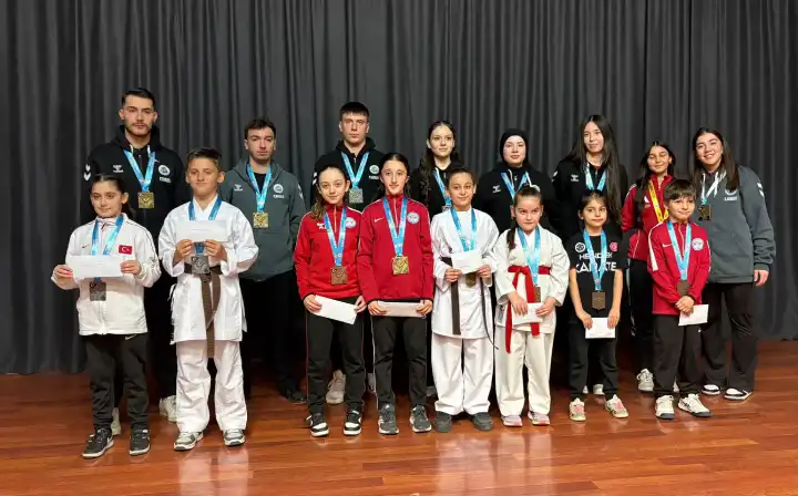Hendek karate diploma töreni yoğun katılımla gerçekleşti.