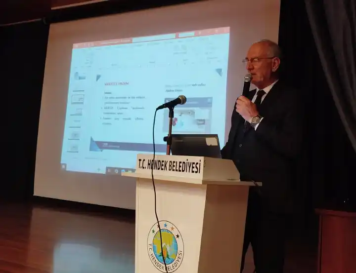 Hendek’te Muhtarlara Yönelik Hizmet İçi Eğitim Programı Düzenlendi