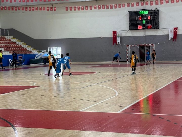 Hendek’te Küçük Erkekler Futsal İlçe Birinciliği tamamlandı