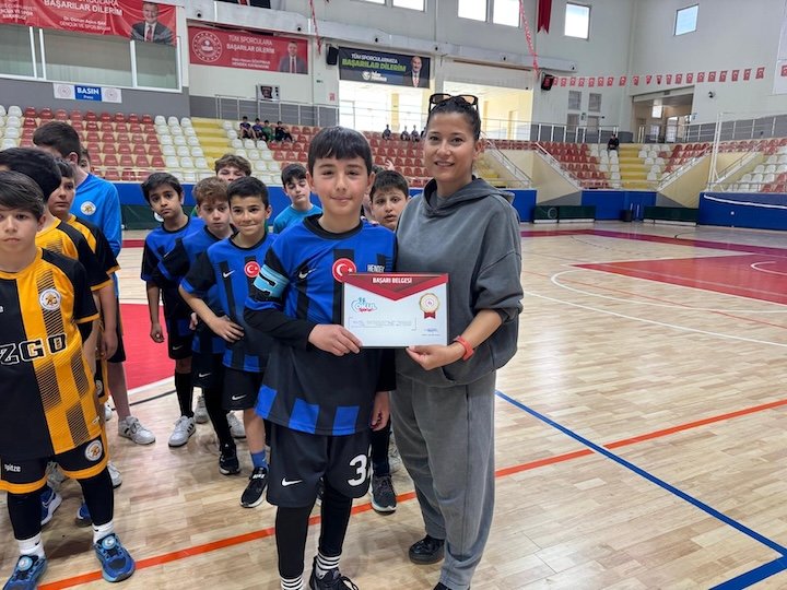Hendek’te Küçük Erkekler Futsal İlçe Birinciliği tamamlandı