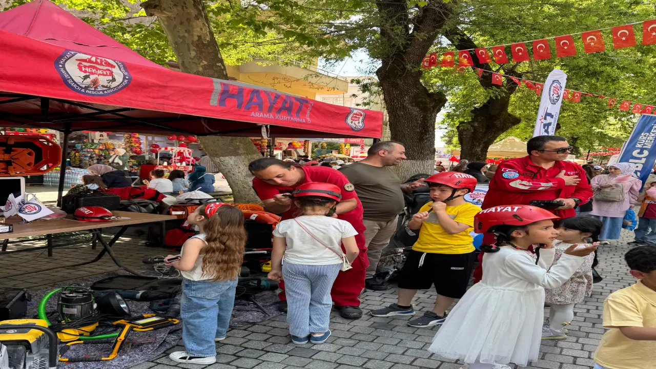 Hendek Belediyesi 19 Mayis Cocuk Ve Genclik Senligi