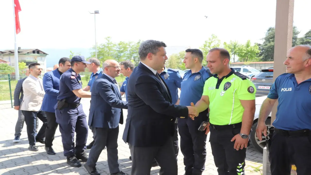 Hendek Ilce Emniyet Jandarma Bayram Ziyareti