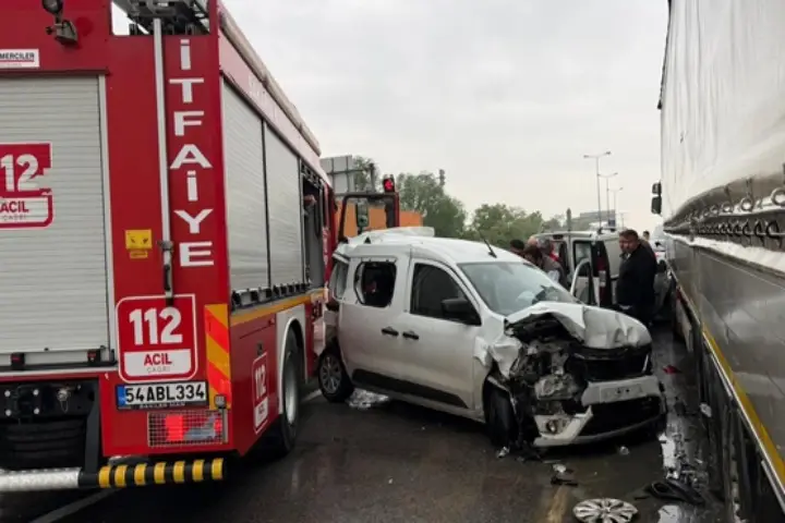 Hendek Itfaiyesi Zincirleme Kaza Sakarya