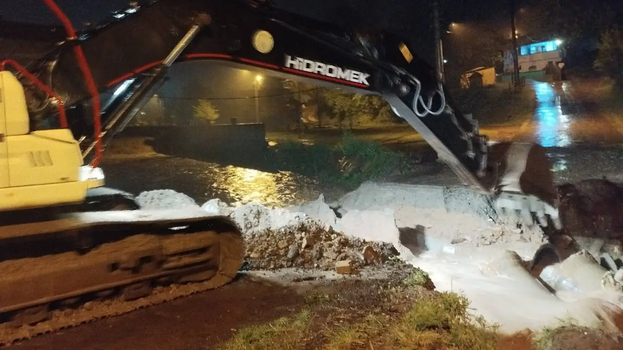 Hendek’te Su Taşkınları Yaşanıyor...