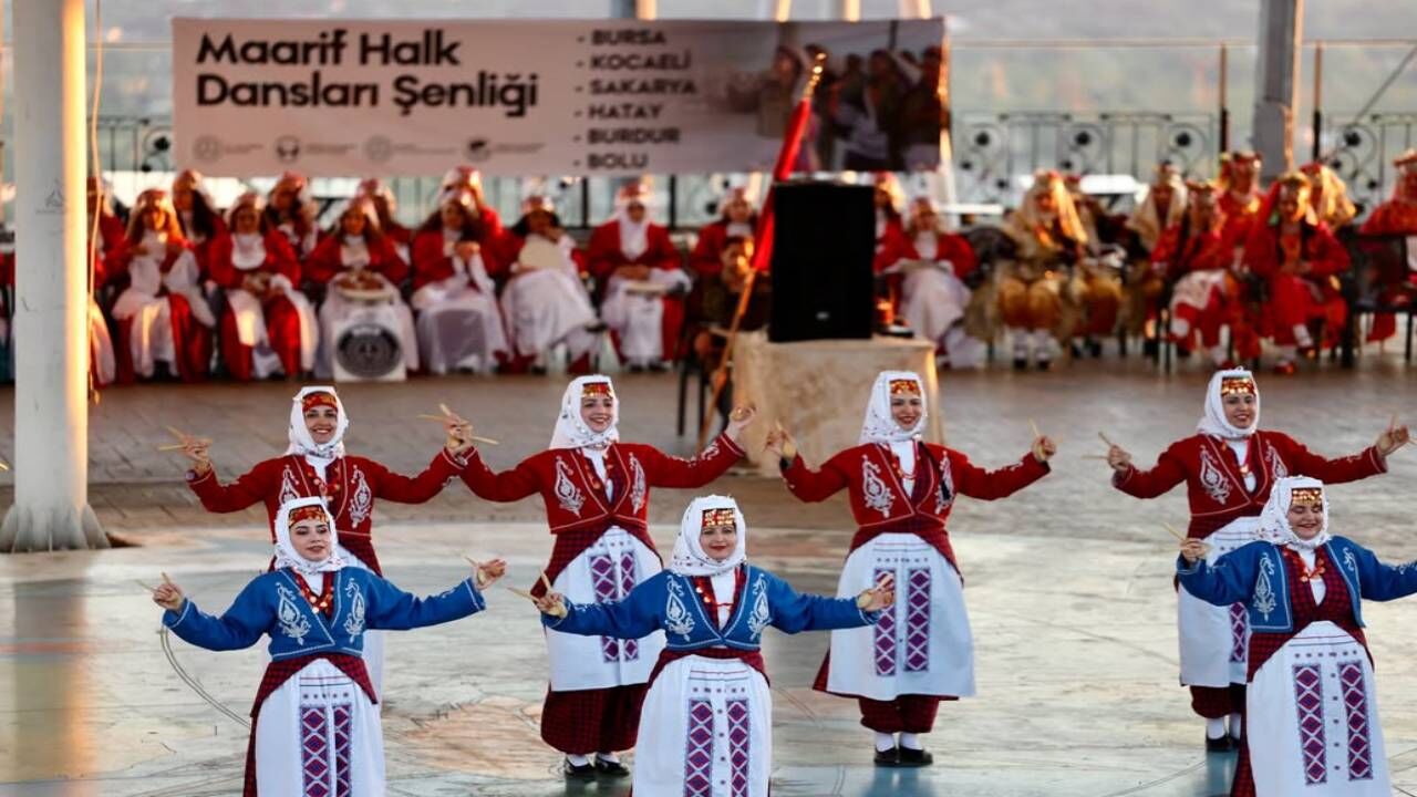Hendek 2 Maarif Halk Danslari Senligi