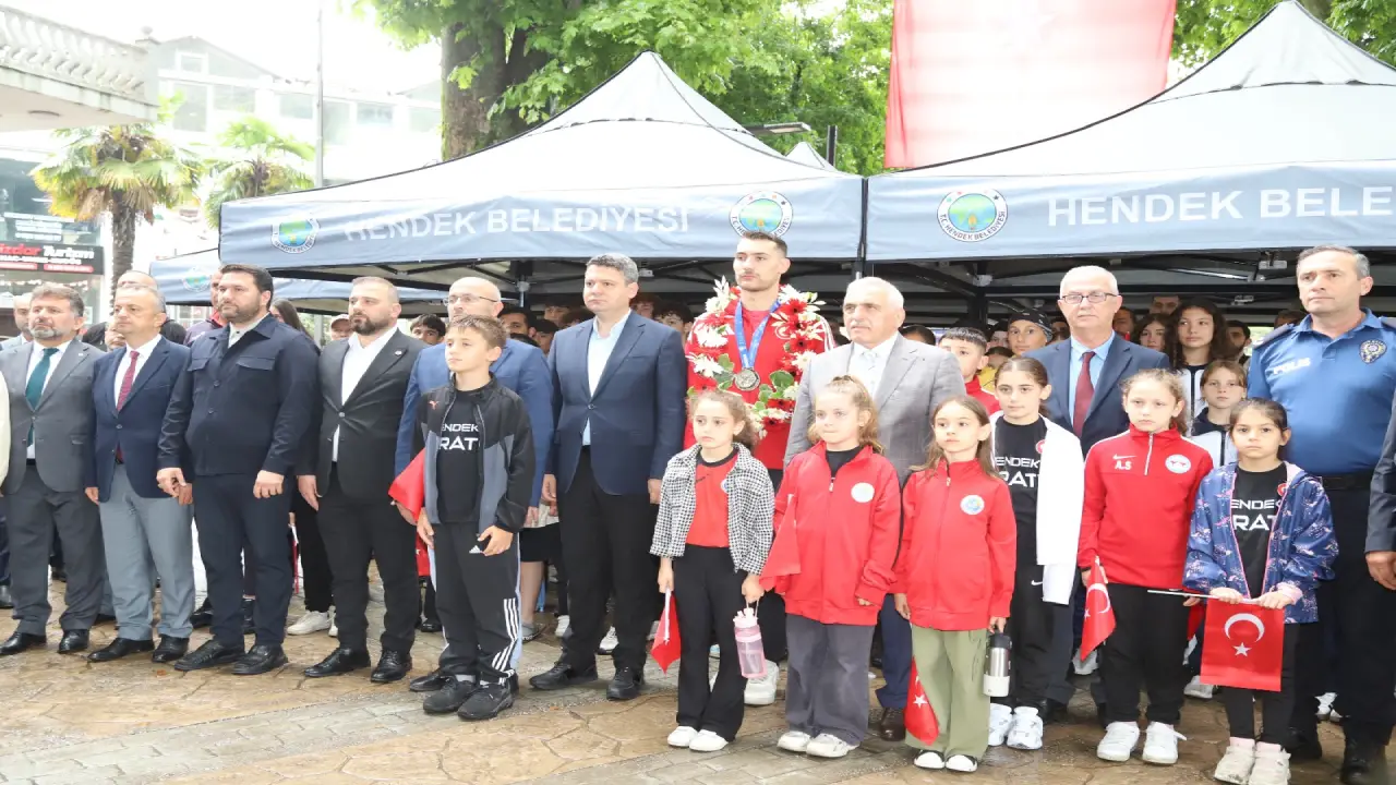 Hendek Avrupa Karate Ikincisi Odul Toreni