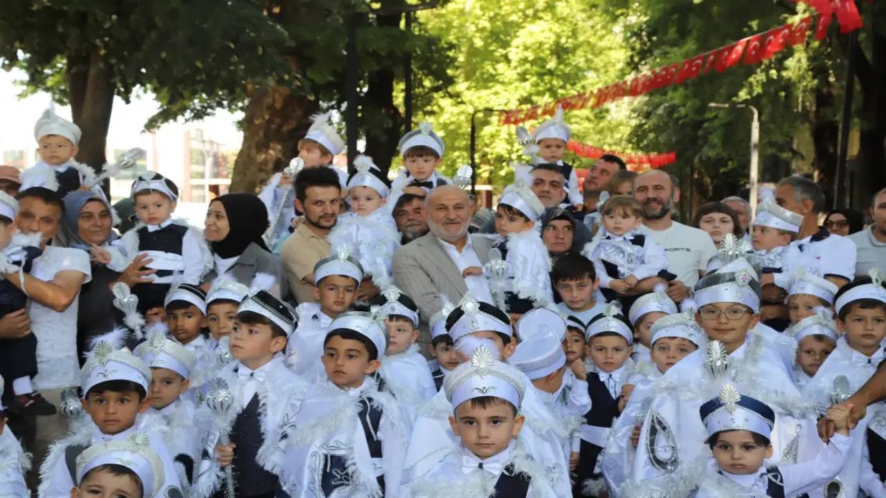 Hendek Selman Dede Sunnet Senlikleri Kortej