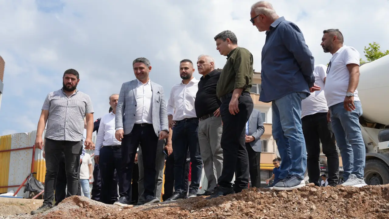 Hendek Genclik Merkezi Insaat Calismalari