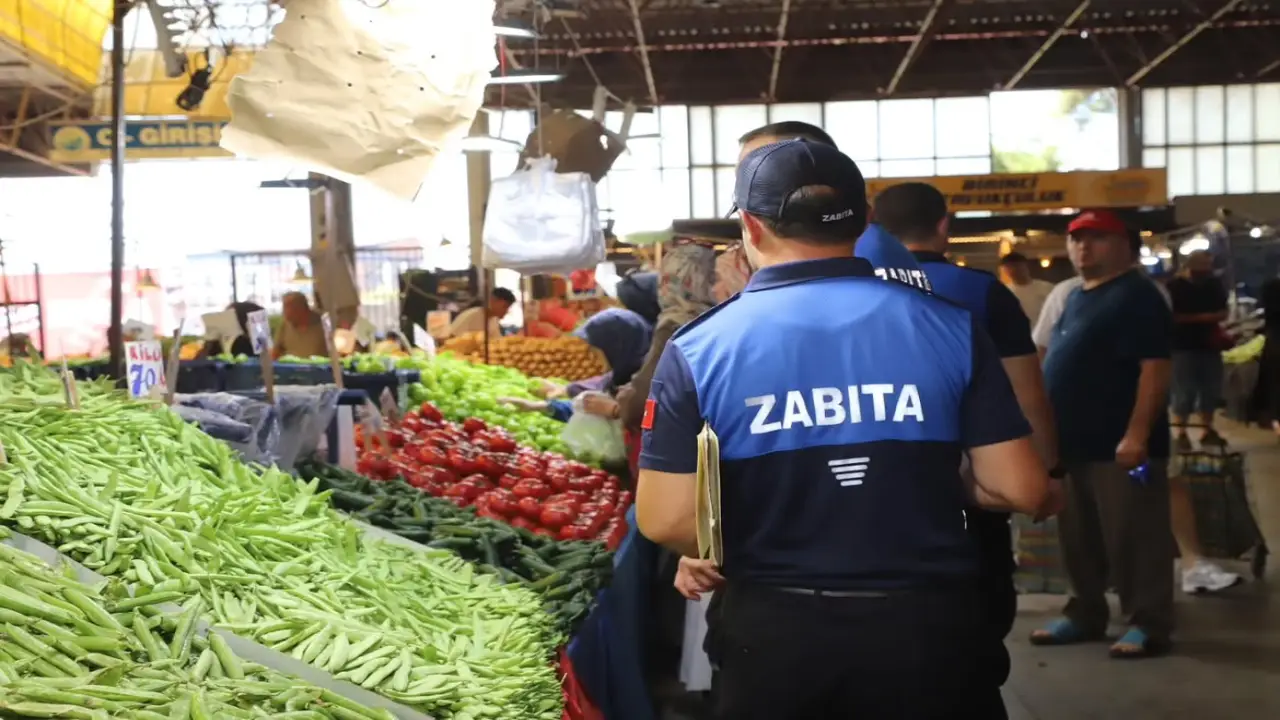 Hendek Kapali Pazar Yeri Fiyat Etiketi Kontrolu