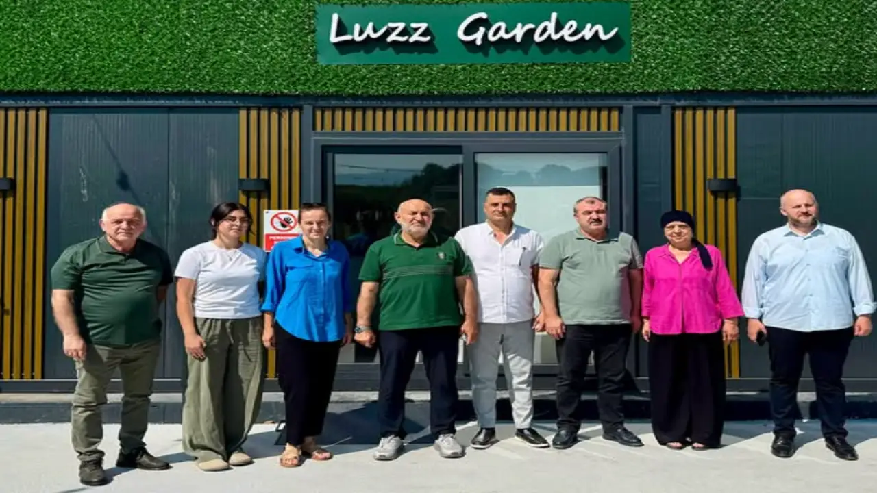 Irfan Püsküllü Luzz Garden Kahvaltı