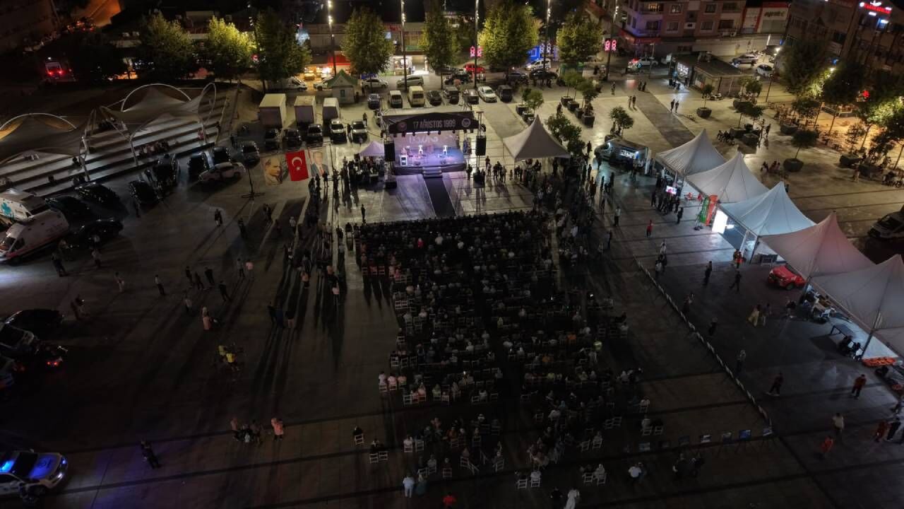 Sakarya’da 17 Ağustos’un 27. Yılında Anma Programı Düzenlendi
