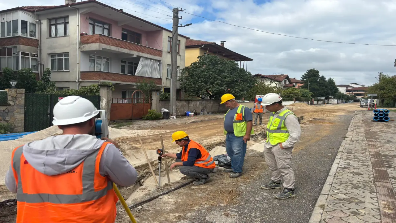Yenimahalle'de Asbest Boruları Değişiyor Yeni Boru Hattı Döşeniyor
