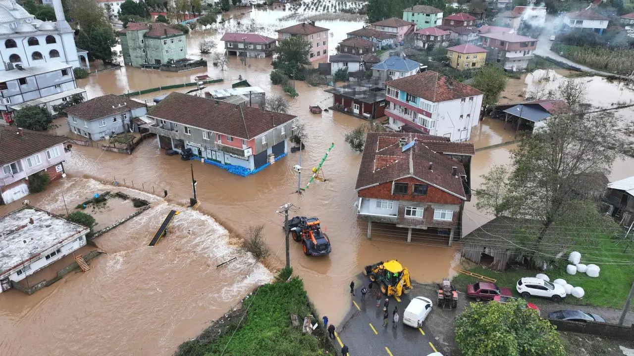 Sakarya Selden Etkilenenlere 10 Bin TL Nakdi Destek