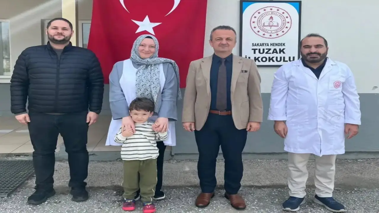 Murat Cekiccioglu Tuzak Ilkokulu Ogretmen Ve Ogrencilerle Bir Araya Geldi